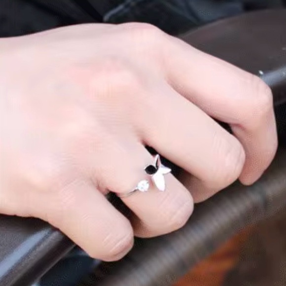 Chic S925 Silver Butterfly Ring - Picture 5 of 13